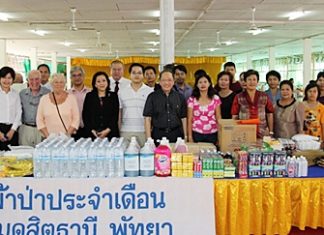 As part of the resort’s corporate social responsibility initiatives, Chatchawal Supachayanont (centre), general manager of Dusit Thani Pattaya led his hotel management and staff to perform their monthly merit-making activities by donating a large quantity of amenities and foodstuffs to the Jittapawan Temple and Buddhist College to mark Makha Bucha Day on February18.